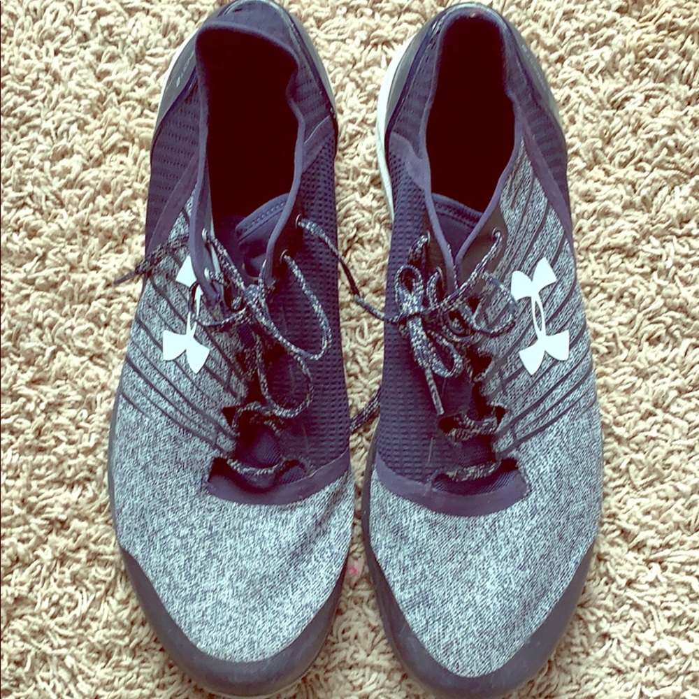 Men’s size 16 under armour shoes
